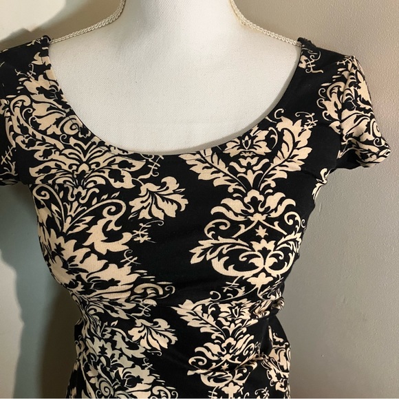 5/$20! Forever 21 black/cream floral mini dress S - Picture 2 of 7